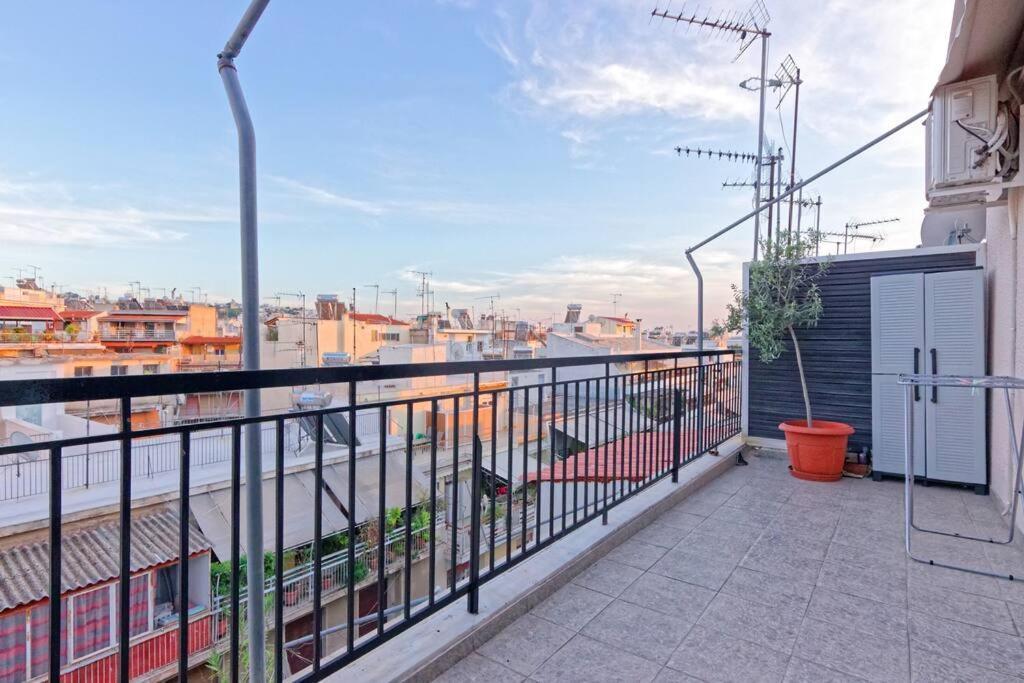 Apartamento Big Terrace Near Metro And Athens Center Exterior foto
